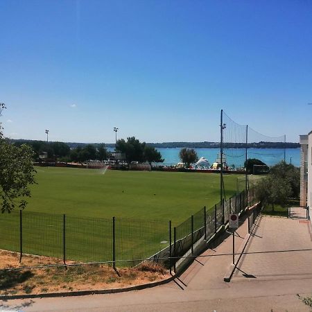 Apartment Vera, 80 M From The Sea Novigrad  Ngoại thất bức ảnh