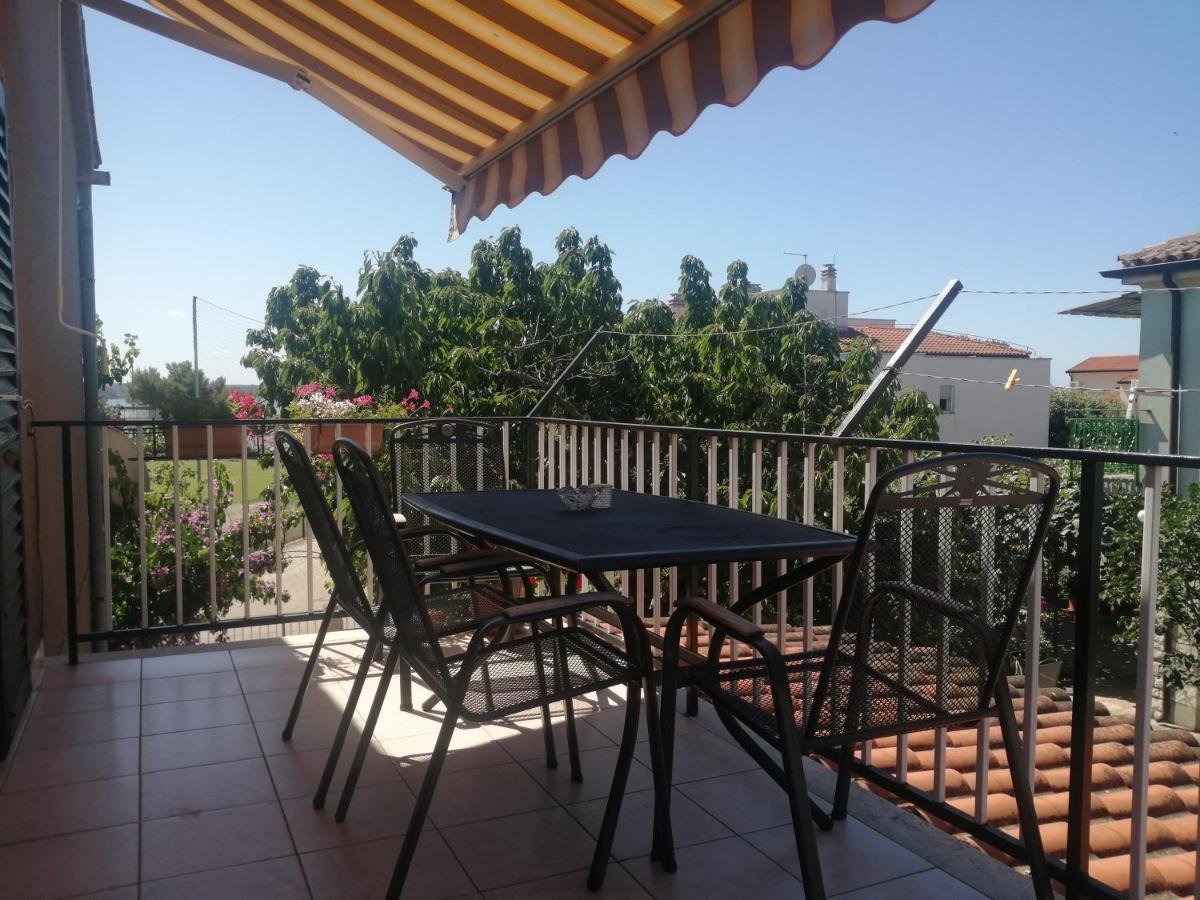 Apartment Vera, 80 M From The Sea Novigrad  Ngoại thất bức ảnh